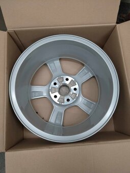 16" alu AUDI A 3 originál 100 % stav. - 4