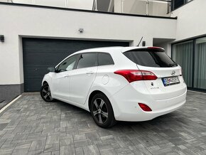 Hyundai i30 CW 1.6i MPI DOHC 88kw M6 benzín - 4