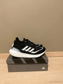 Adidas Ultraboost Light 45 1/3 - 4