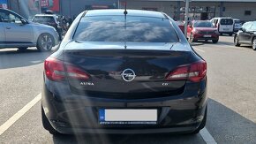 Top stav Opel Astra J 2013 Cosmo sedan 1.7 CDTi - 4