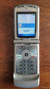 Predám Motorolu Razr V3 Silver... - 4