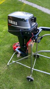 Predam Zavesny Lodny motor Yamaha 6HP dvojvalec za super zim - 4