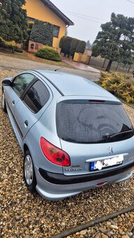 Predám  Peugeot 206 benzín r.v 2005 - 4