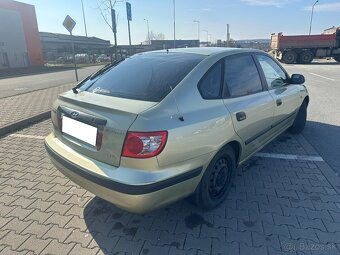 Hyundai Elantra 1.6 GL - 4