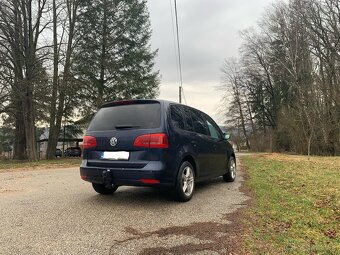 Volkswagen Touran - 4