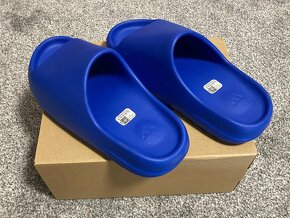 Adidas Yeezy Slides - 4