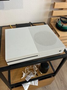 X BOX One S 1B - 4