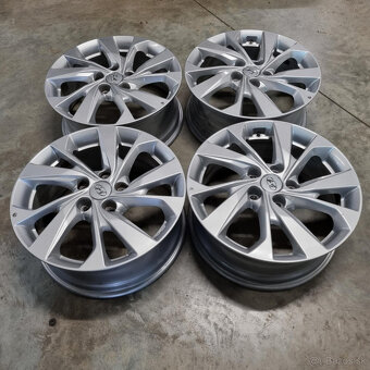 Hyundai disky 5x114.3 R17 7.0J ET51 - 4