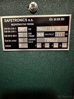 Predám certifikovanú trezorovú skriňu Safetronics MAXI 10 ME - 4