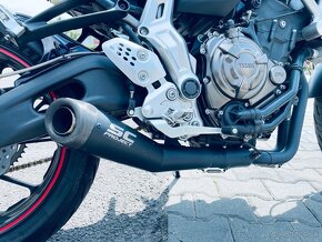 Yamaha MT 07 - 4