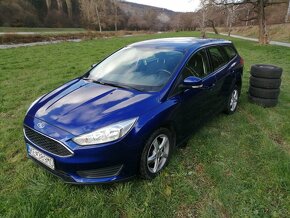 Predám Ford Focus kombi 1.0 EcoBoost Edition X 2015 - 4