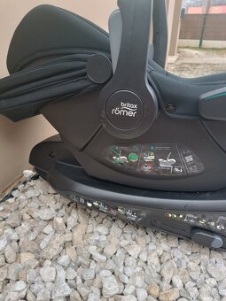 Vajíčko s Isofix Britax Römer - 4