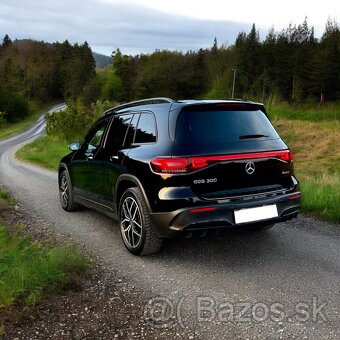 Mercedes-Benz EQB 300, AMG line, r. 2022, ZÁRUKA,PLNÁ VÝBAVA - 4