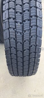 MICHELIN 295/80 R22,5 záberová REMIX - 4