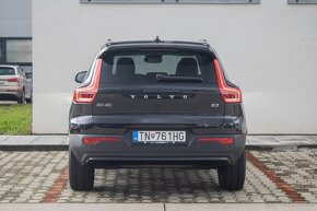 Volvo XC40 B3 AT7 PLUS Dark 163hp - 4