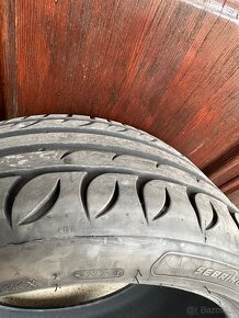 Predám - 2ks letné pneumatiky Semring 235/40 R18 - 4