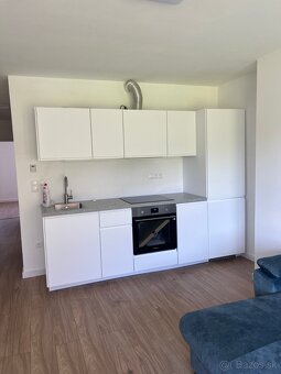 Ponúkame na prenájom dvojizbový byt/kanc. 50m2 v Starej Byst - 4