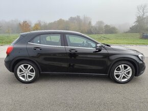 Mercedes-Benz GLA 220 d 4Matic - 4