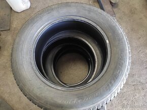 215/60 R16 Yokohama zimné - 4