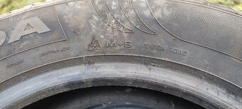 Predám Zimné pneumatiky 215/60R16 - 4