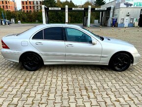 Predám vymenim mercedes C220 CDI rok 2005 - 4