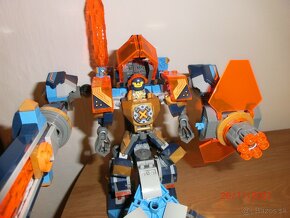 Lego Nexo Knights Tech Wizard Showdown - 4