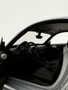 Porsche Cayman 1:18 model - 4