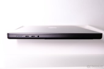 Apple MacBook Pro 16" / M3 Max / 36GB / 1TB / - 4