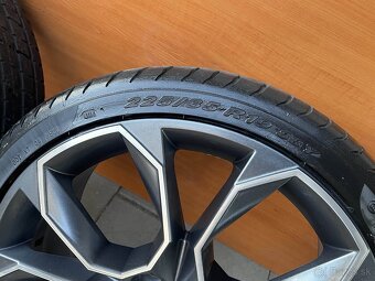 EXTREME GRAU  orig.skoda225 35 R19 5x112  7,5j x19 ET 51 VW  - 4