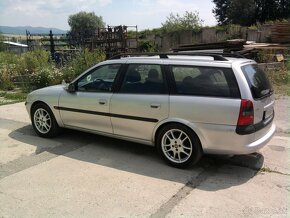 Rozpredam Opel vectra B combi 1.8 85kw benzin - 4