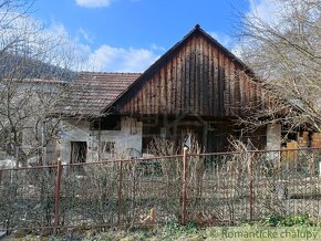 Starší rodinný dom v centre tichej obce kúsok od Žiliny - 4