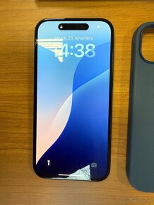 Apple iPhone 15 128GB čierny - ako nový v záruke - 4