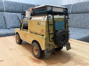 Land Rover Defender D90 Camel Trophy 1/10 - 4