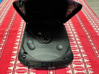 Discman SONY D - 131 - 4