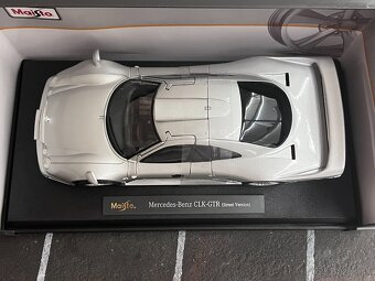 1:18 Mercedes-Benz CLK-GTR Street Version - MAISTO - 4