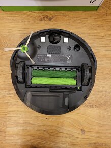 Robotický vysávač iRobot Roomba i7156 - 4