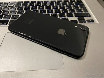 iPhone XR 64Gb Black - 4