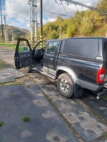 Nissan Navara 2.5TD - 4