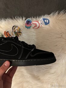 Jordan 1 Travis Scott - 4