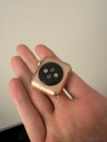 Apple Watch 3 38mm Zlaté - 4