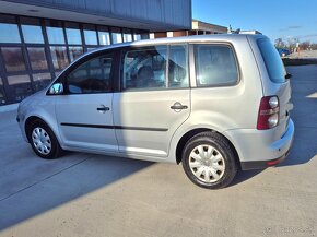 Predám Volkswagen Touran Faclieft 1.9 TDI 77kw M6 r.v.2009 - 4