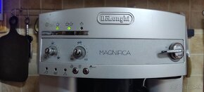 Predám kávovar DeLonghi magnifica ESAM320s - 4