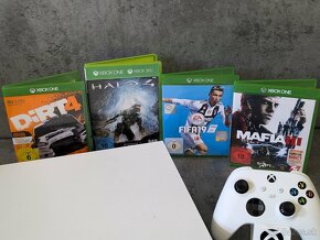 Xbox One X 1TB biele, ovládač, 4 hry Mafia, Fifa, Dirt, Halo - 4