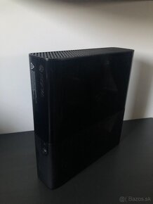 Xbox 360 E - 4