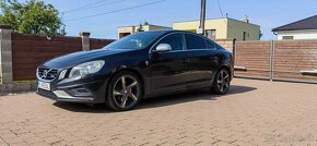 Volvo S60 D5 AWD R-Design - 4