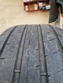 245/45R18 - 4