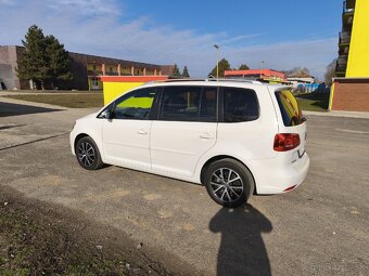 Volkswagen Touran 1.6TDI DSG - 4