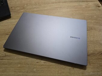 Samsung Galaxy BOOK 4 s procesorom i3 najnovsej generacie  8 - 4