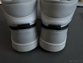 WMNS Nike Air Jordan Mid Light Smoke Grey - 4