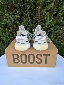 YEEZY BOOST 350 V2 "ZEBRA" CP9654 - 4